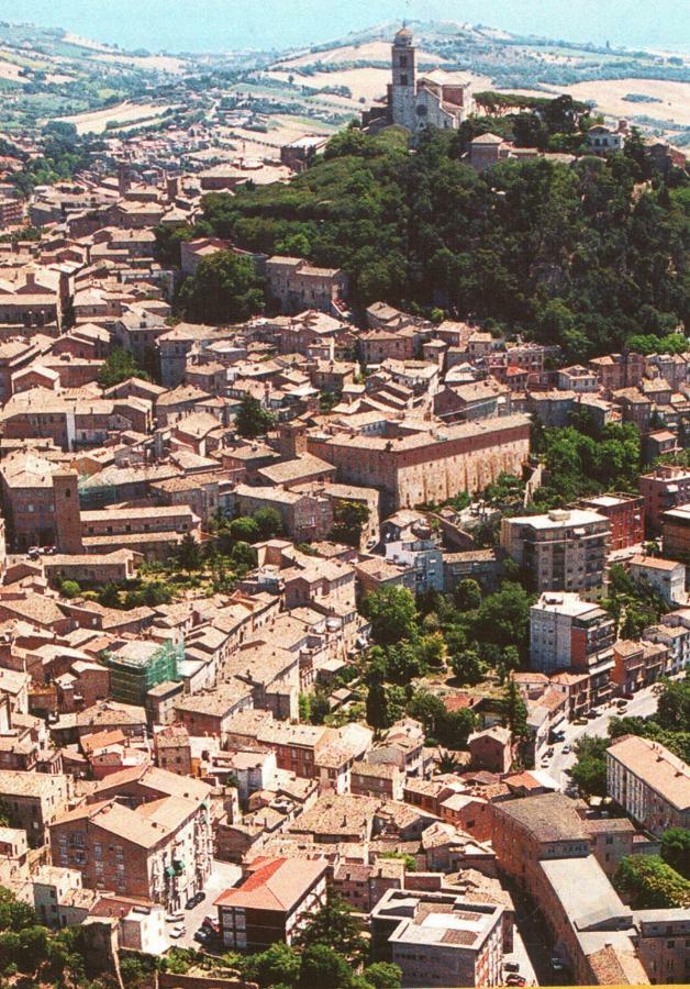 Alloggio "La Fonte" Fermo Luaran gambar